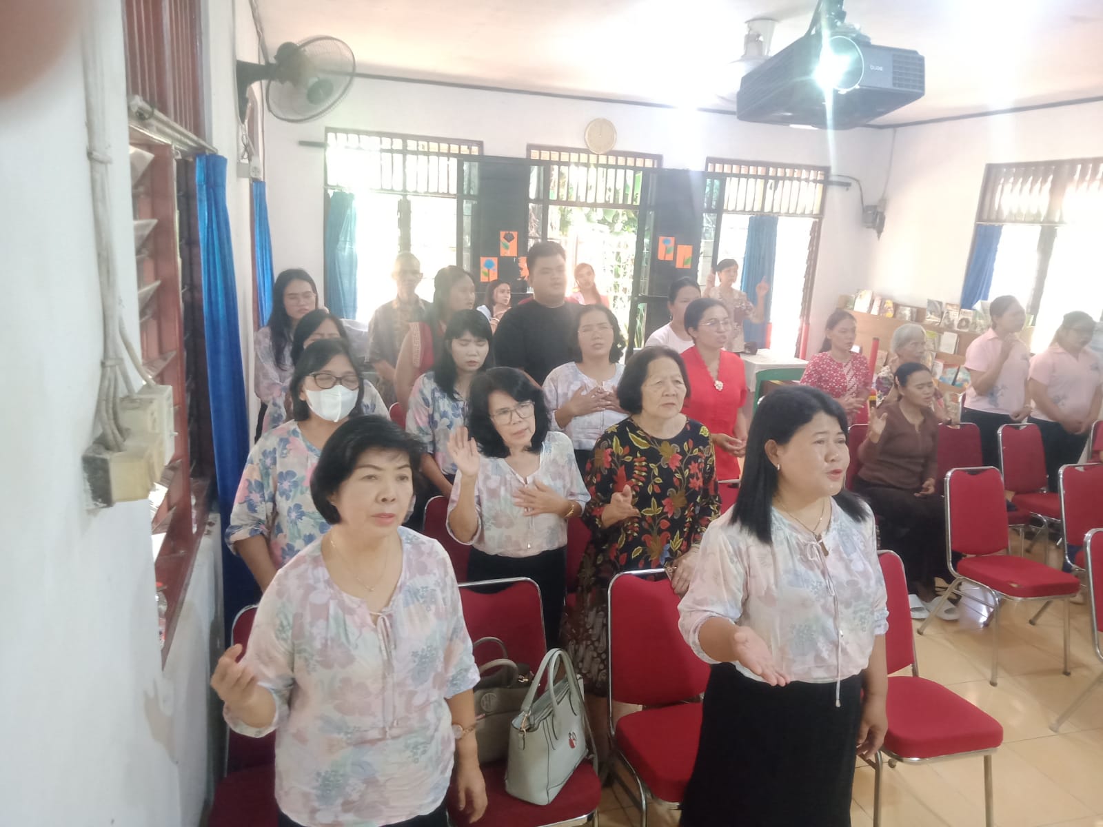 Ibadah Gabungan Kaum Wanita GPIAI Filadelfia Berlangsung Khidmat di Tonjong