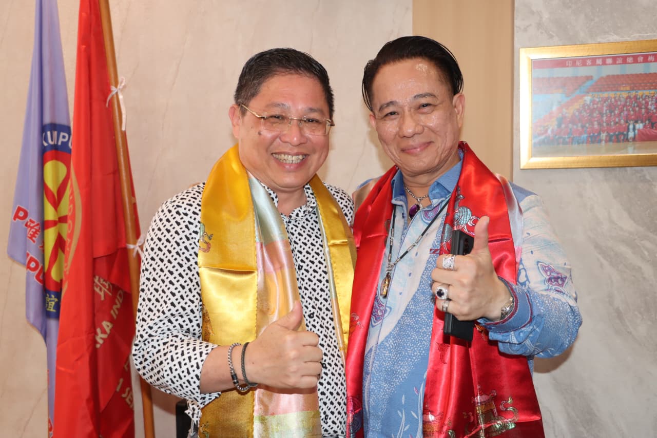 Johnny Situwanda. SH.,MH, Apresiasi PHIS” Hadirkan Tokoh Spiritual Dunia Yang Mulia Rinchen Orgyen Passang Rinpoche.